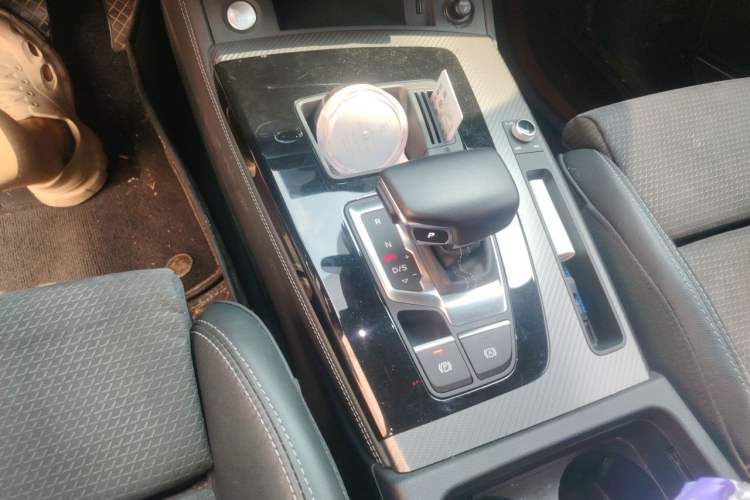 Used Audi Q5L Sportback 2021 45 TFSI Luxury Edition Gear Lever