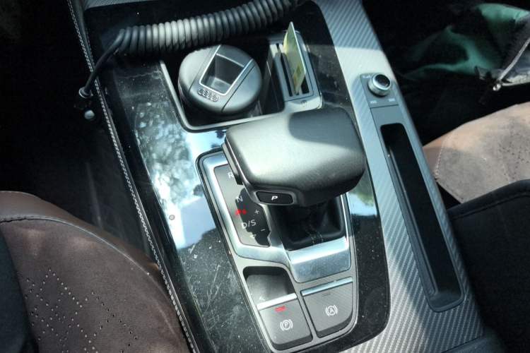 Used Audi Q5L Sportback 2021 40 TFSI Luxury Edition Gear Lever