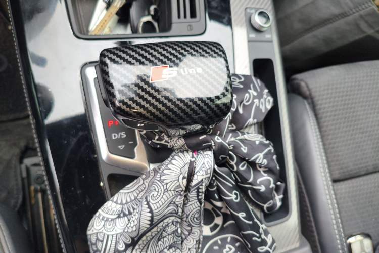 Used Audi Q5L Sportback 2021 45 TFSI Luxury Edition Gear Lever