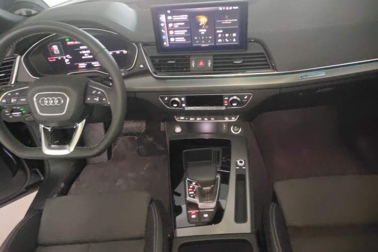 Used Audi Q5L Sportback 2021 40 TFSI Luxury Edition Gear Lever