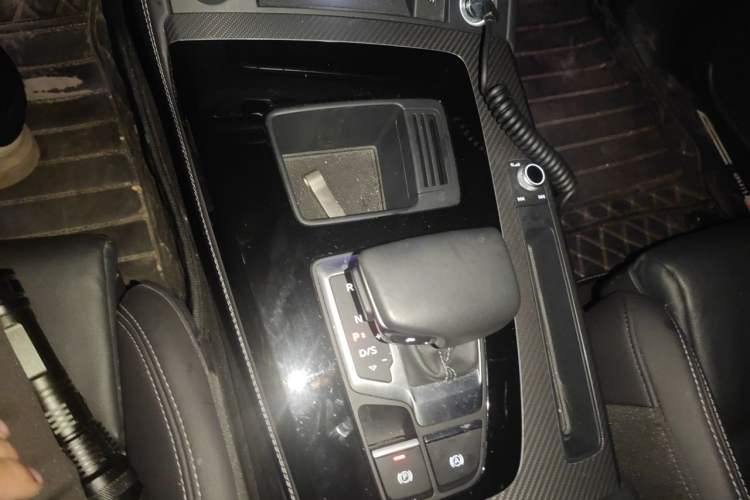 Used Audi Q5L Sportback 2021 40 TFSI Fashion Model Gear Lever