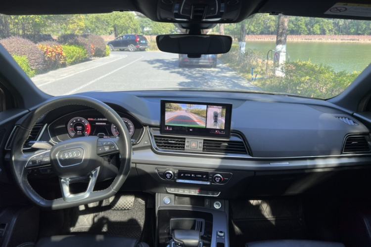 Used Audi Q5L Sportback 2021 40 TFSI Fashion Model Interior 3