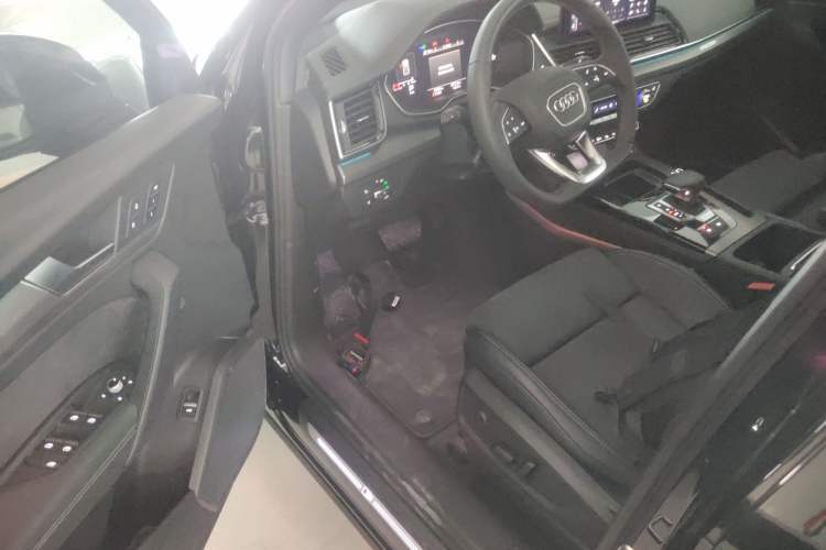 Used Audi Q5L Sportback 2021 40 TFSI Luxury Edition Interior 3