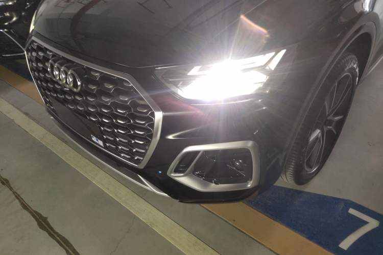Used Audi Q5L Sportback 2021 40 TFSI Luxury Edition Left Front Headlight