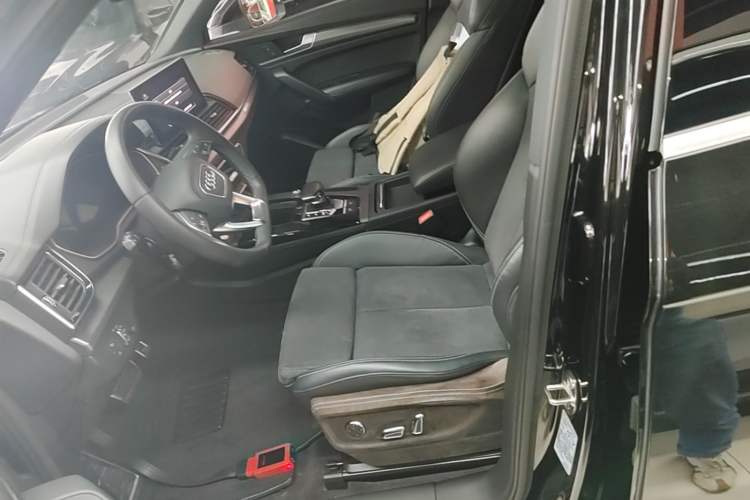 Used Audi Q5L Sportback 2021 40 TFSI Luxury Edition Left Front Seat