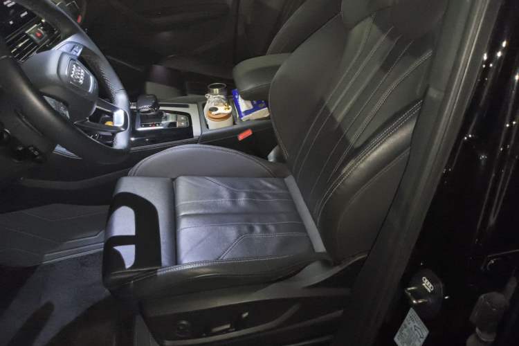Used Audi Q5L Sportback 2021 40 TFSI Fashion Model Left Front Seat