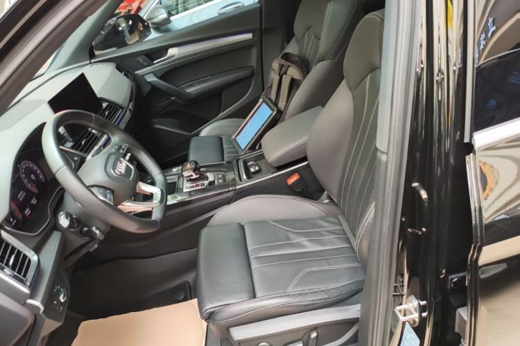 Used Audi Q5L Sportback 2021 40 TFSI Fashion Model Left Front Seat