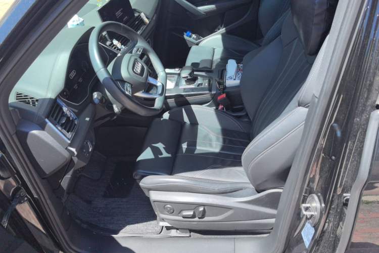 Used Audi Q5L Sportback 2021 40 TFSI Fashion Model Left Front Seat