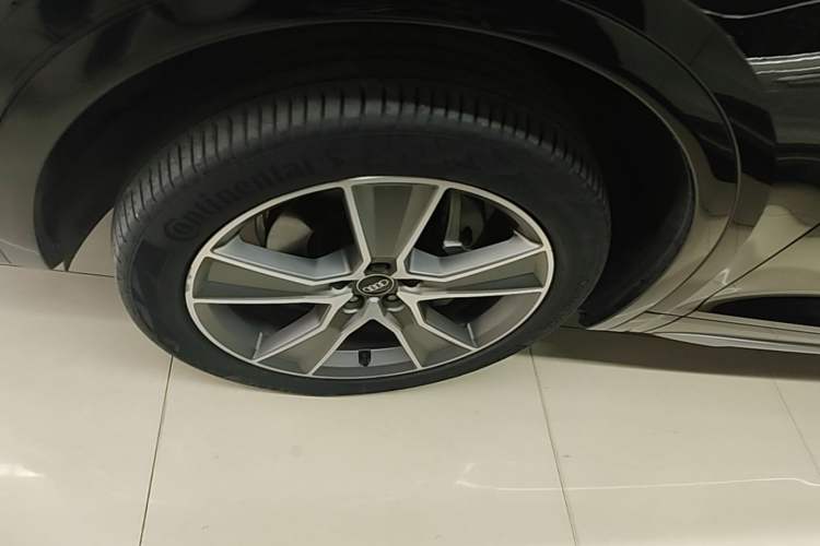 Used Audi Q5L Sportback 2021 40 TFSI Luxury Edition Left Front Wheel Hub