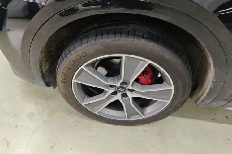 Used Audi Q5L Sportback 2021 45 TFSI Luxury Edition Left Front Wheel Hub