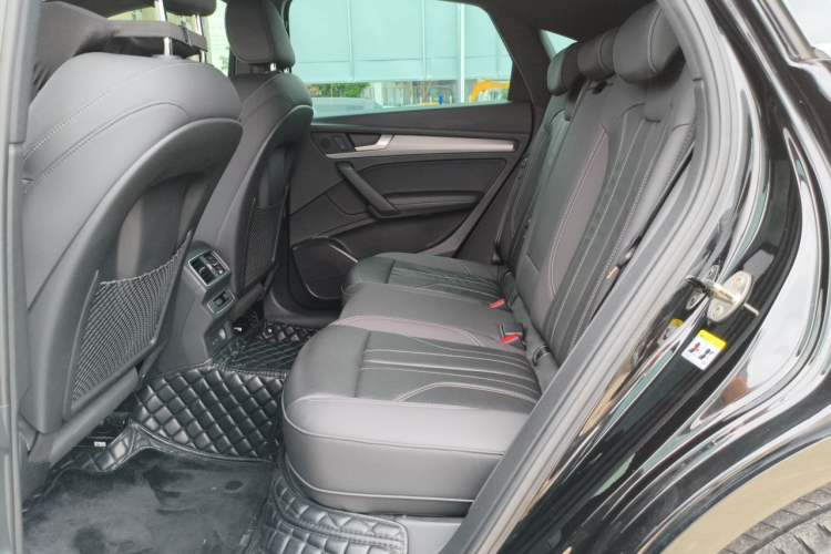 Used Audi Q5L Sportback 2021 40 TFSI Fashion Model Left Rear Seat