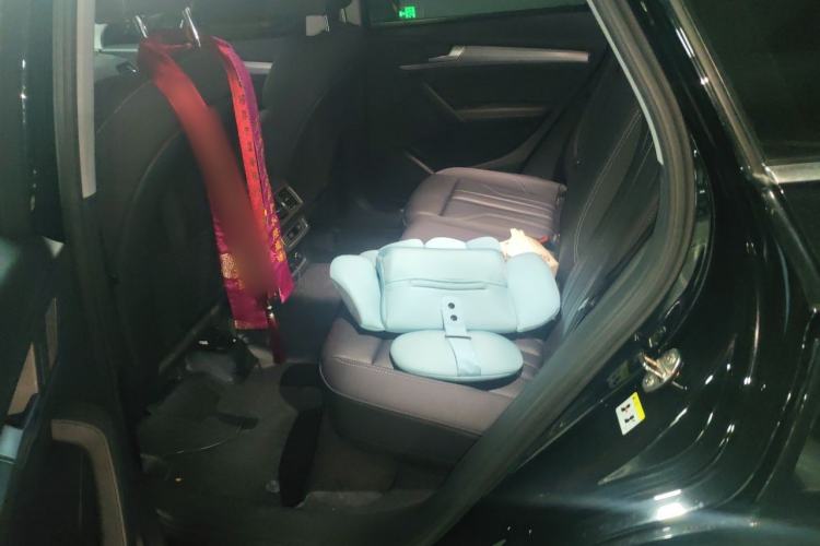 Used Audi Q5L Sportback 2021 40 TFSI Fashion Model Left Rear Seat
