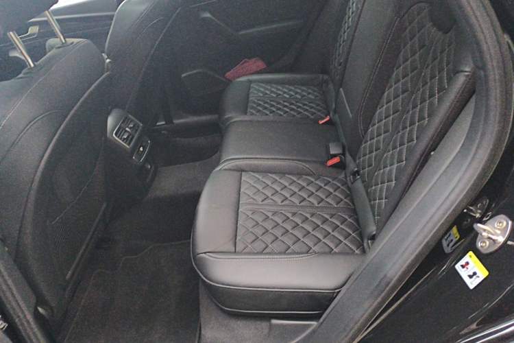 Used Audi Q5L Sportback 2021 45 TFSI Prestige Edition Left Rear Seat