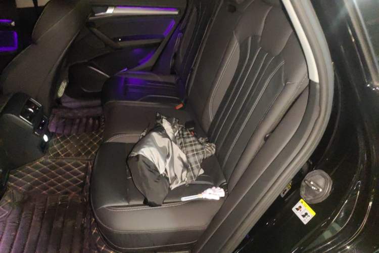 Used Audi Q5L Sportback 2021 40 TFSI Fashion Model Left Rear Seat