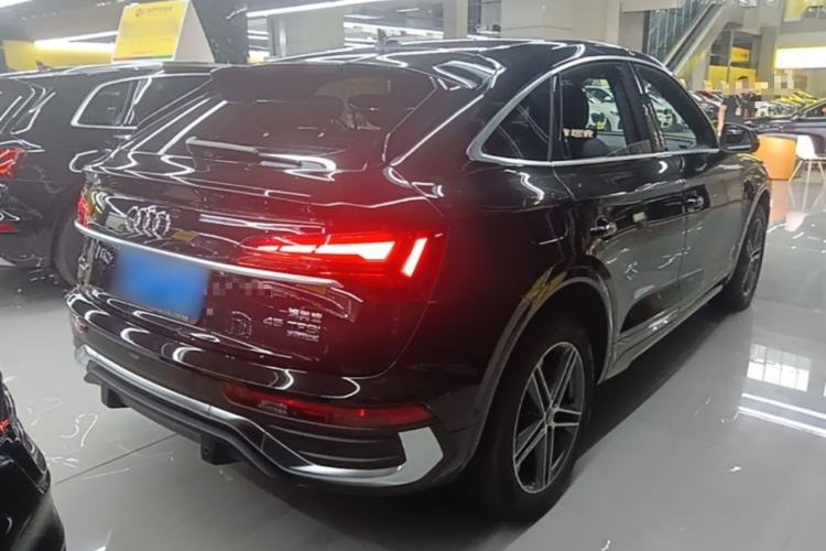 Used Audi Q5L Sportback 2021 40 TFSI Fashion Model Rear Right 45 Deg