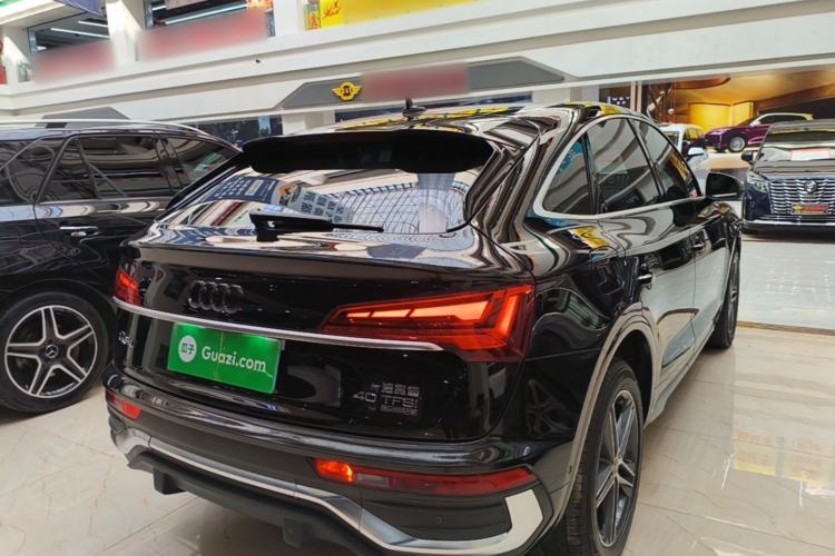Used Audi Q5L Sportback 2021 40 TFSI Fashion Model Rear Right 45 Deg