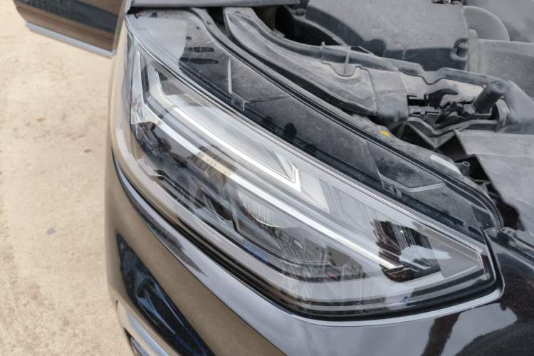 Used Audi Q5L Sportback 2021 40 TFSI Fashion Model Right Front Headlight