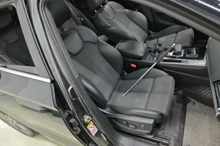 Used Audi Q5L Sportback 2021 45 TFSI Luxury Edition Right Front Seat