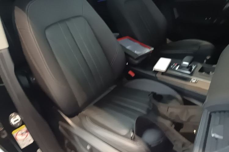 Used Audi Q5L Sportback 2021 40 TFSI Fashion Model Right Front Seat