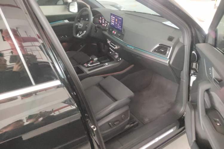 Used Audi Q5L Sportback 2021 40 TFSI Luxury Edition Right Front Seat