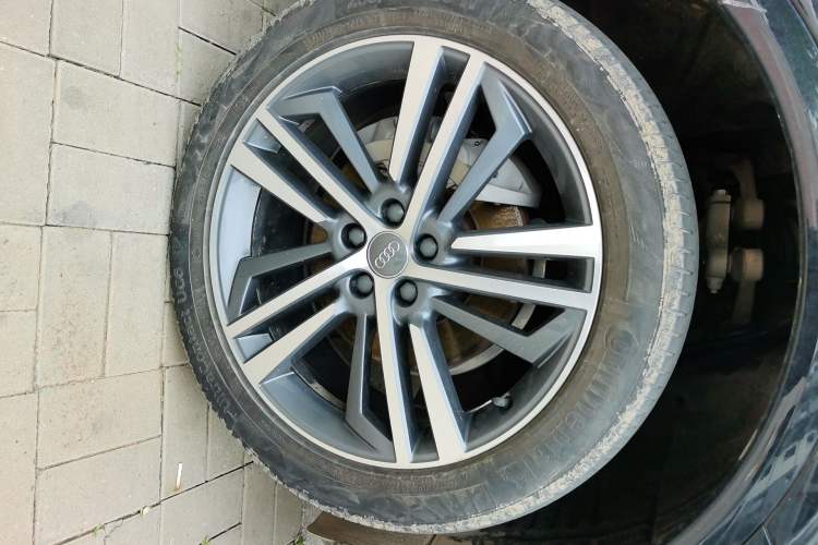 Used Audi Q5L Sportback 2021 40 TFSI Luxury Edition Right Front Wheel Hub