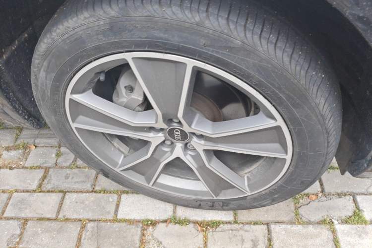 Used Audi Q5L Sportback 2021 40 TFSI Luxury Edition Right Front Wheel Hub