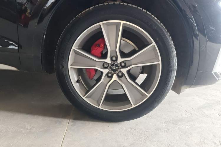 Used Audi Q5L Sportback 2021 45 TFSI Luxury Edition Right Front Wheel Hub
