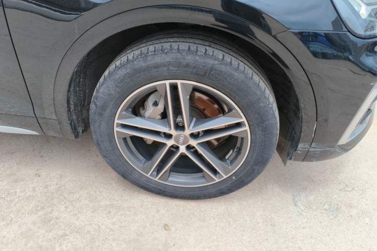 Used Audi Q5L Sportback 2021 40 TFSI Fashion Model Right Front Wheel Hub