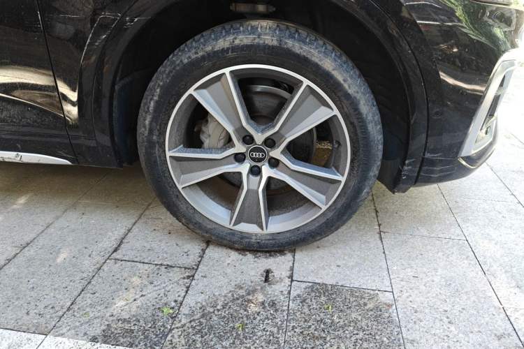 Used Audi Q5L Sportback 2021 40 TFSI Luxury Edition Right Front Wheel Hub