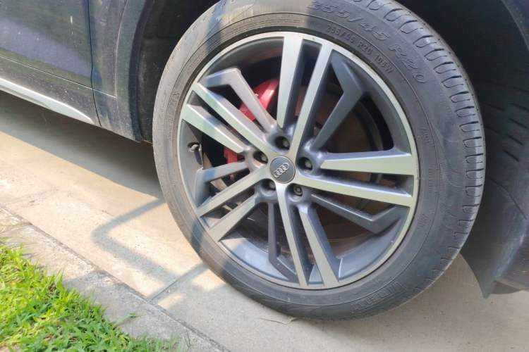 Used Audi Q5L Sportback 2021 45 TFSI Luxury Edition Right Front Wheel Hub