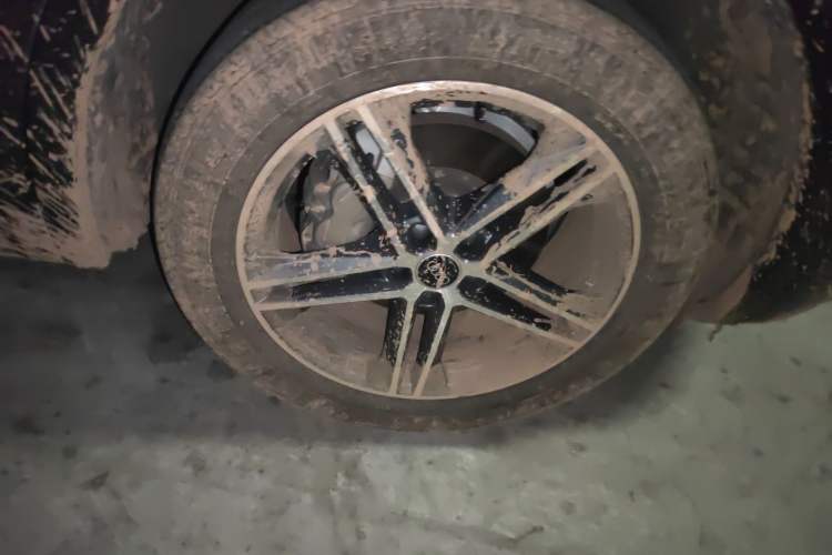 Used Audi Q5L Sportback 2021 40 TFSI Fashion Model Right Front Wheel Hub