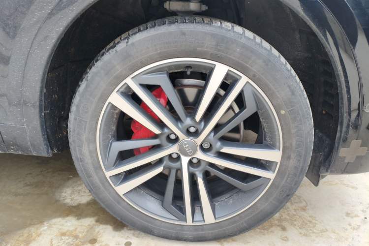 Used Audi Q5L Sportback 2021 45 TFSI Luxury Edition Right Front Wheel Hub
