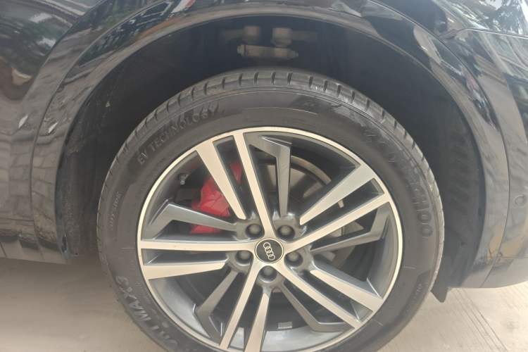 Used Audi Q5L Sportback 2021 40 TFSI Luxury Edition Right Front Wheel Hub