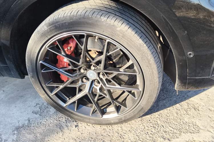Used Audi Q5L Sportback 2021 45 TFSI Luxury Edition Right Front Wheel Hub