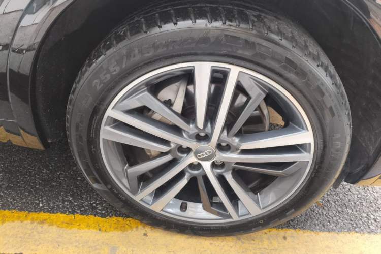 Used Audi Q5L Sportback 2021 40 TFSI Luxury Edition Right Front Wheel Hub