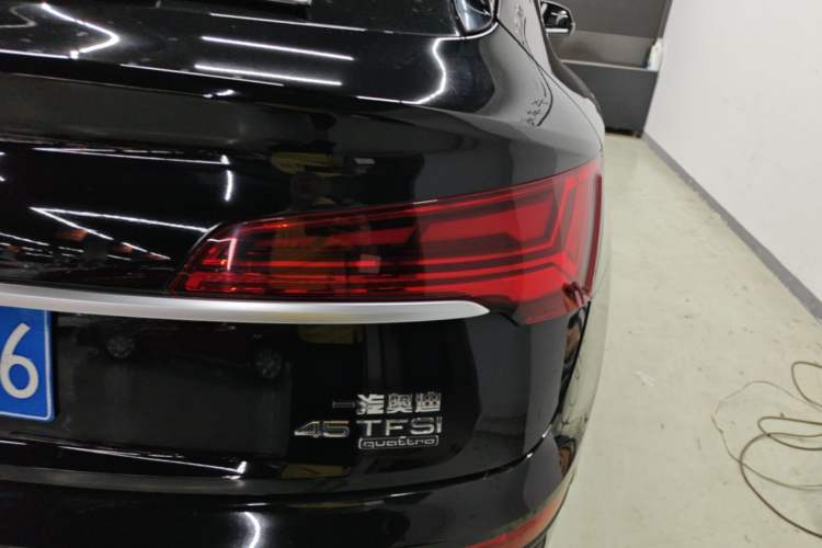 Used Audi Q5L Sportback 2021 45 TFSI Luxury Edition Right Rear Taillight