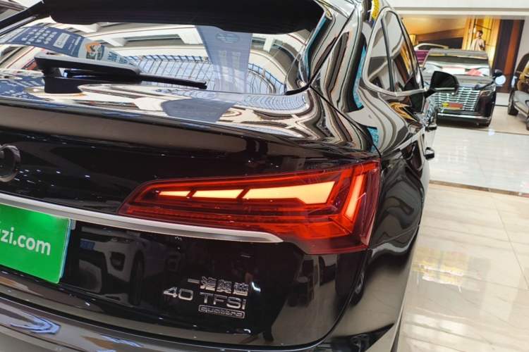 Used Audi Q5L Sportback 2021 40 TFSI Fashion Model Right Rear Taillight