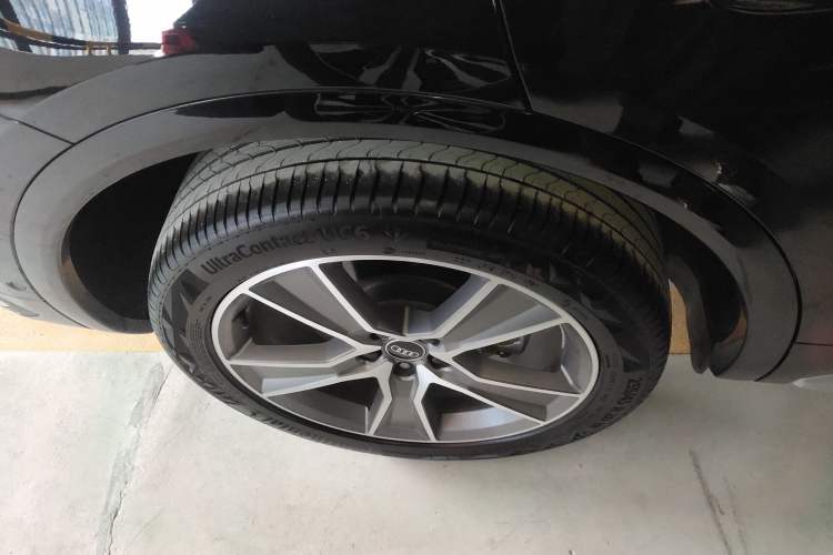 Used Audi Q5L Sportback 2021 40 TFSI Luxury Edition Right Rear Wheel Hub