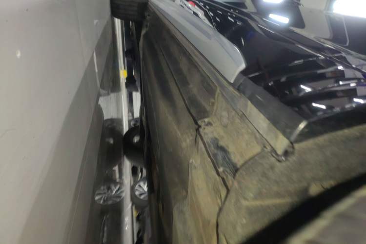 Used Audi Q5L Sportback 2021 45 TFSI Luxury Edition Right Side Sill