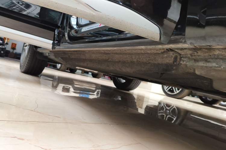 Used Audi Q5L Sportback 2021 40 TFSI Fashion Model Right Side Sill