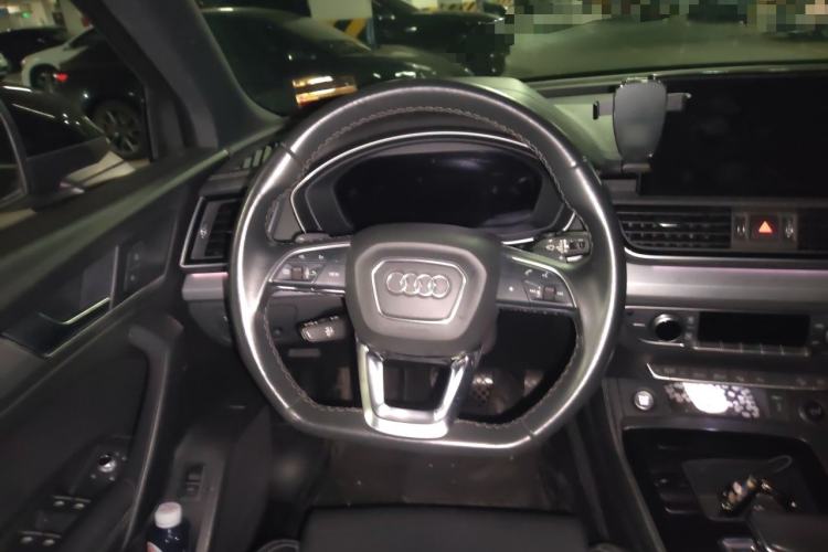 Used Audi Q5L Sportback 2021 40 TFSI Fashion Model Steering Wheel