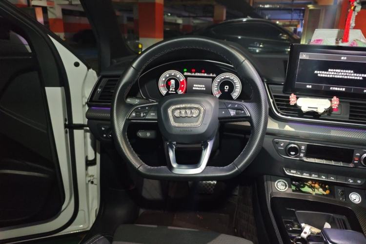 Used Audi Q5L Sportback 2021 40 TFSI Luxury Edition Steering Wheel