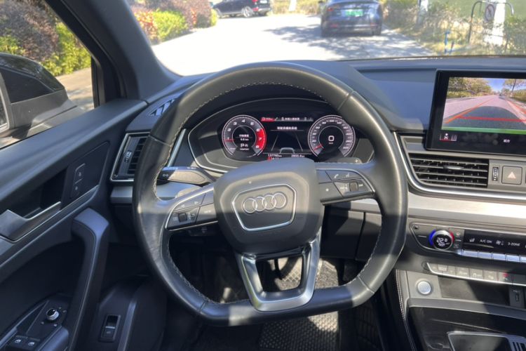 Used Audi Q5L Sportback 2021 40 TFSI Fashion Model Steering Wheel