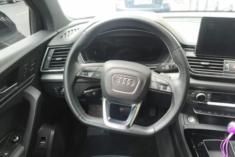 Used Audi Q5L Sportback 2021 40 TFSI Luxury Edition Steering Wheel