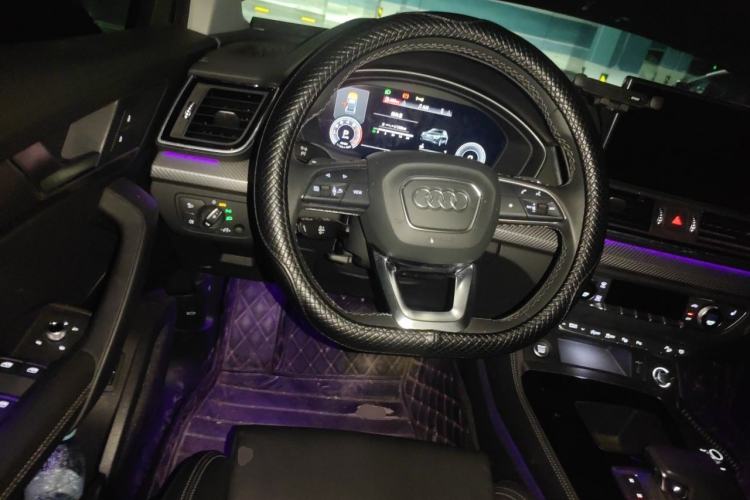 Used Audi Q5L Sportback 2021 40 TFSI Fashion Model Steering Wheel
