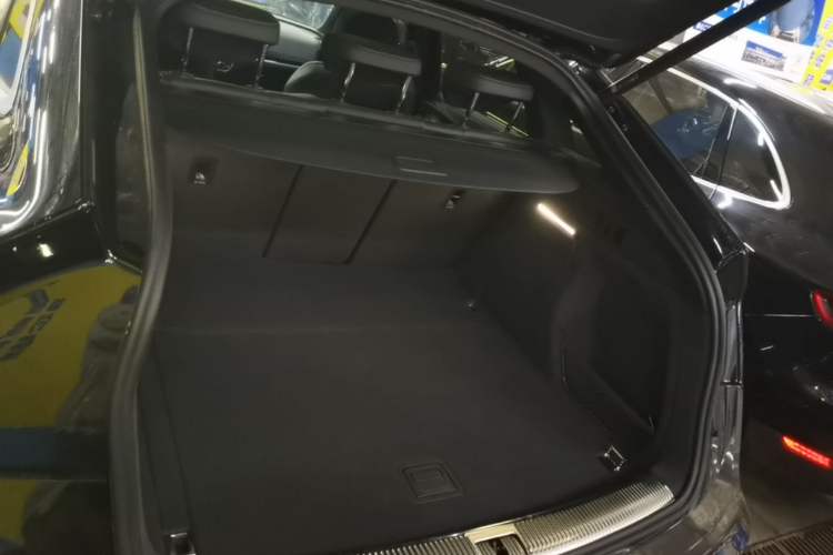 Used Audi Q5L Sportback 2021 40 TFSI Luxury Edition Trunk