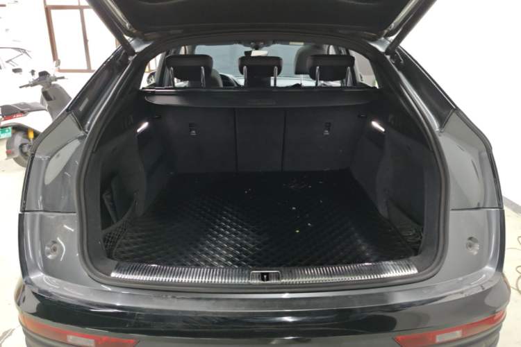 Used Audi Q5L Sportback 2021 45 TFSI Luxury Edition Trunk