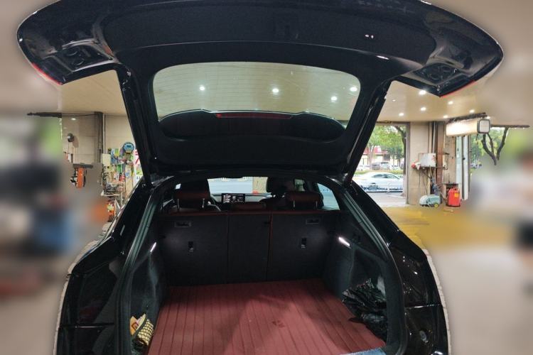 Used Audi Q5L Sportback 2021 40 TFSI Fashion Model Trunk