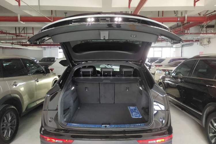Used Audi Q5L Sportback 2021 40 TFSI Luxury Edition Trunk