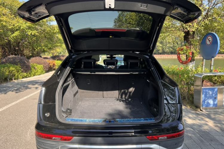 Used Audi Q5L Sportback 2021 40 TFSI Fashion Model Trunk